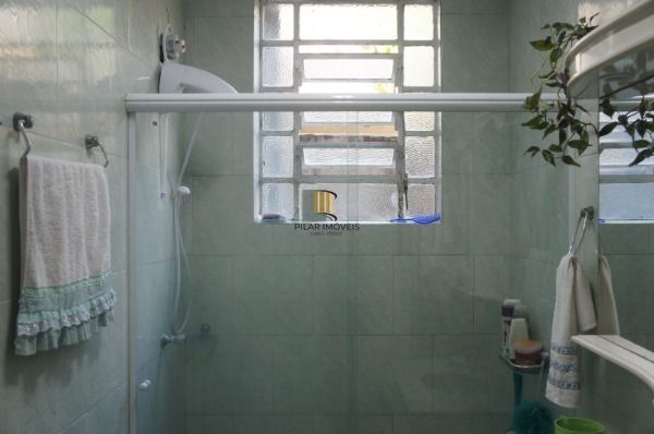 Apartamento em Porto Alegre, no bairro Centro Histórico, com 2 dormitório(s), e 2 banheiros, à venda.