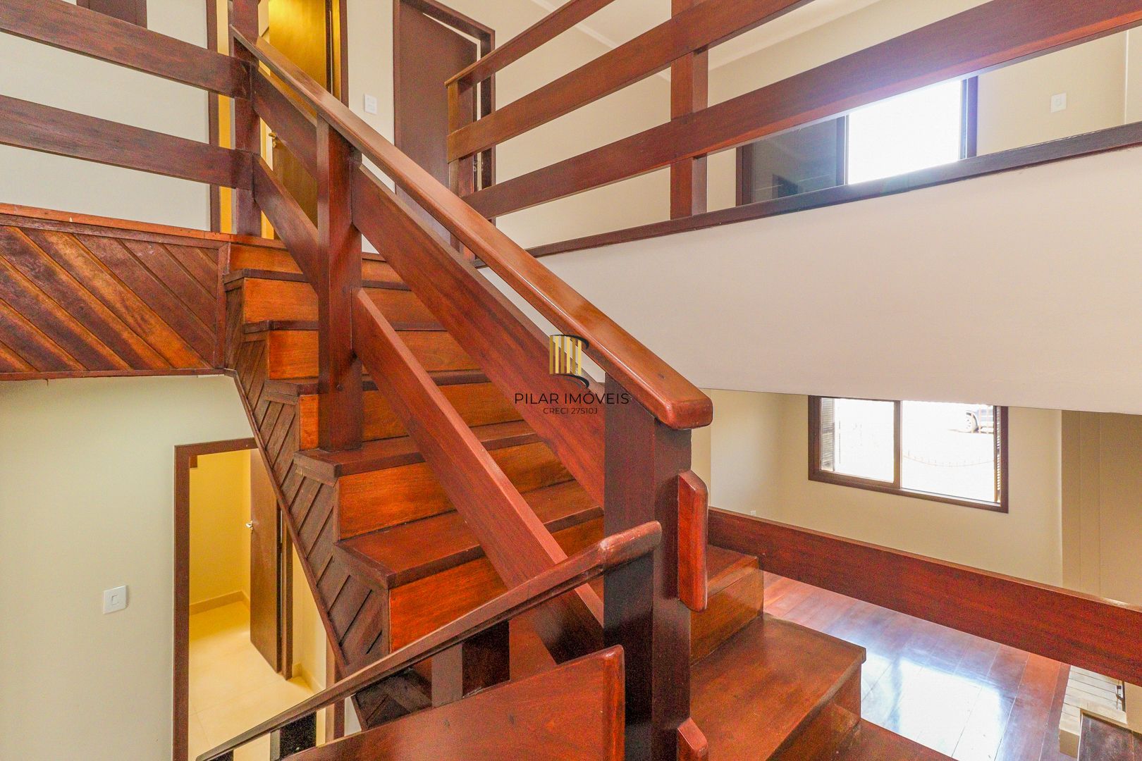 Excelente residência com 4 dormitórios