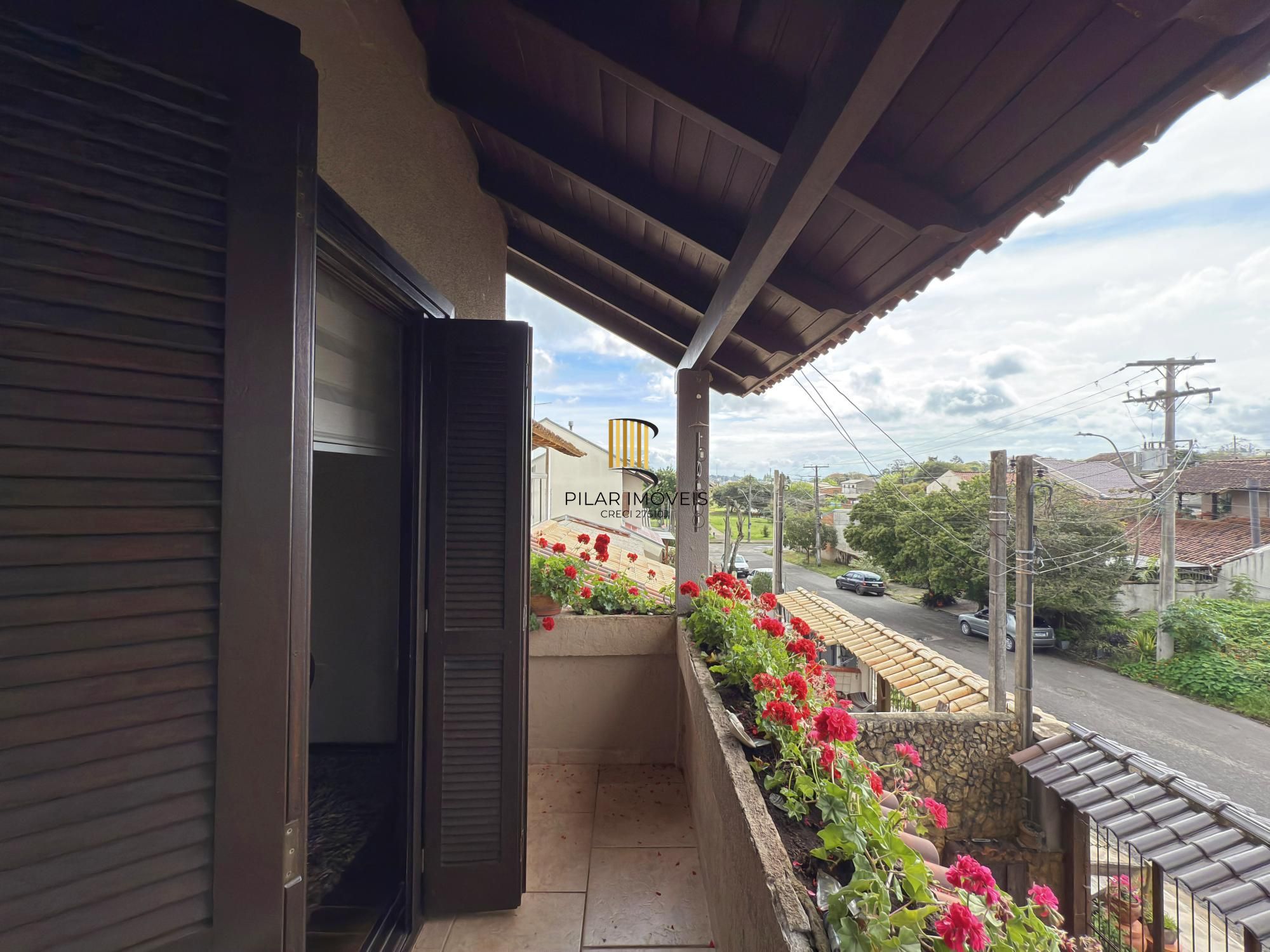 Excelente sobrado com 255 m² de área privativa 3 dormitórios com opção do 4 dormitórios