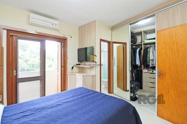 Casa Condomínio em Porto Alegre, no bairro Tristeza, com 3 dormitório(s), à venda.