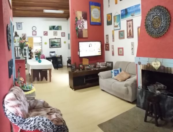 Casa para Venda - 220.83m², 3 dormitórios, 2 vagas - Vila Nova
