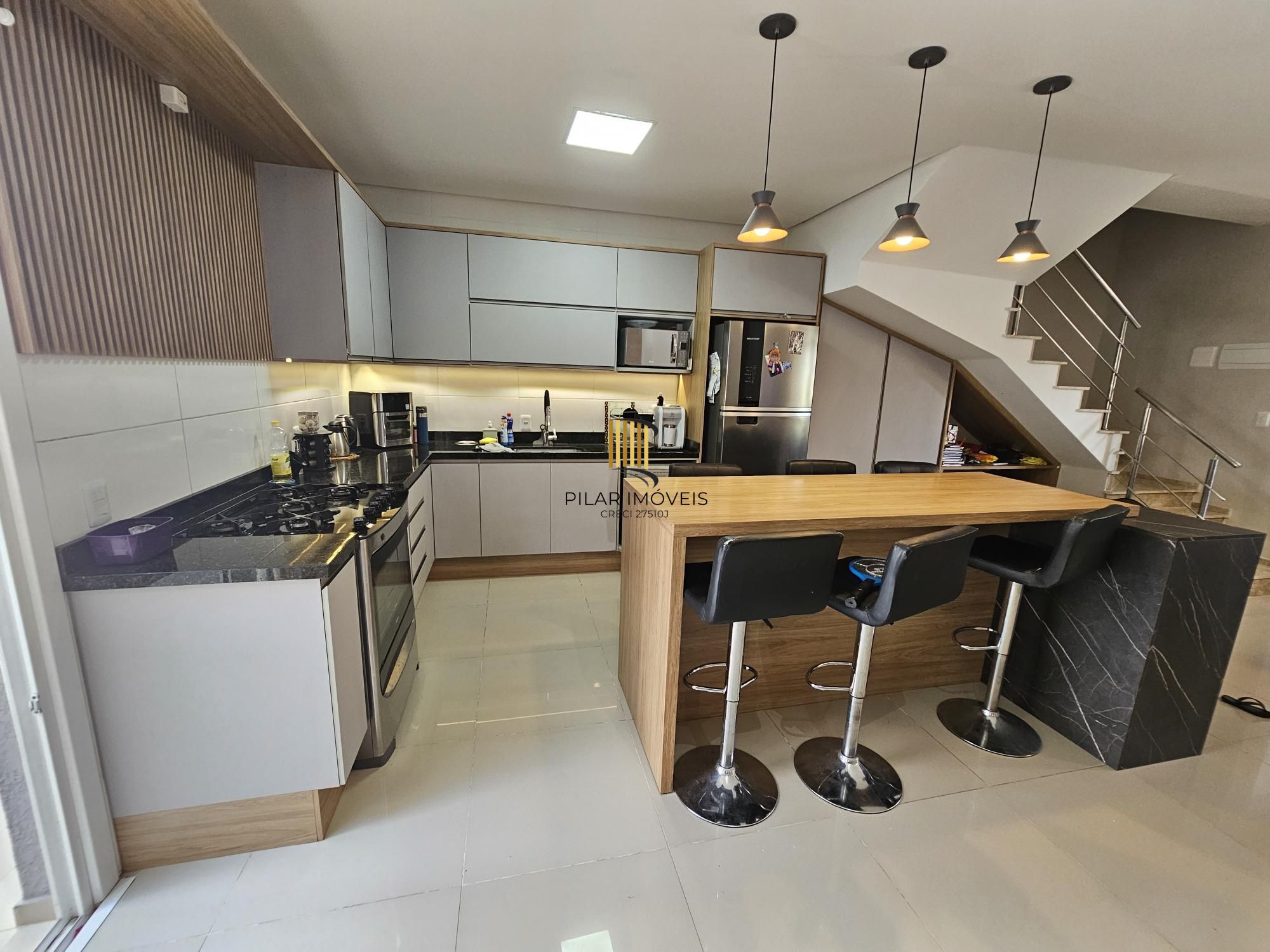 Lindo sobrado com 3 suítes  e piscina aquecida no Residencial lagos de Ipanema !