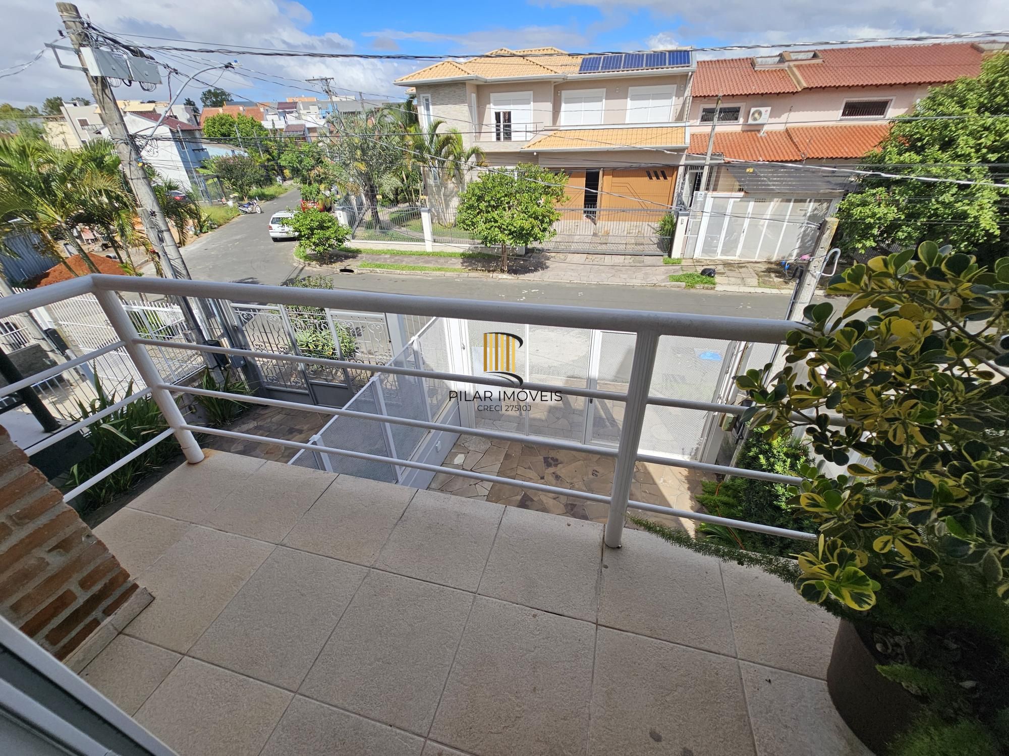 Casa 3 dormitórios no bairro Hípica