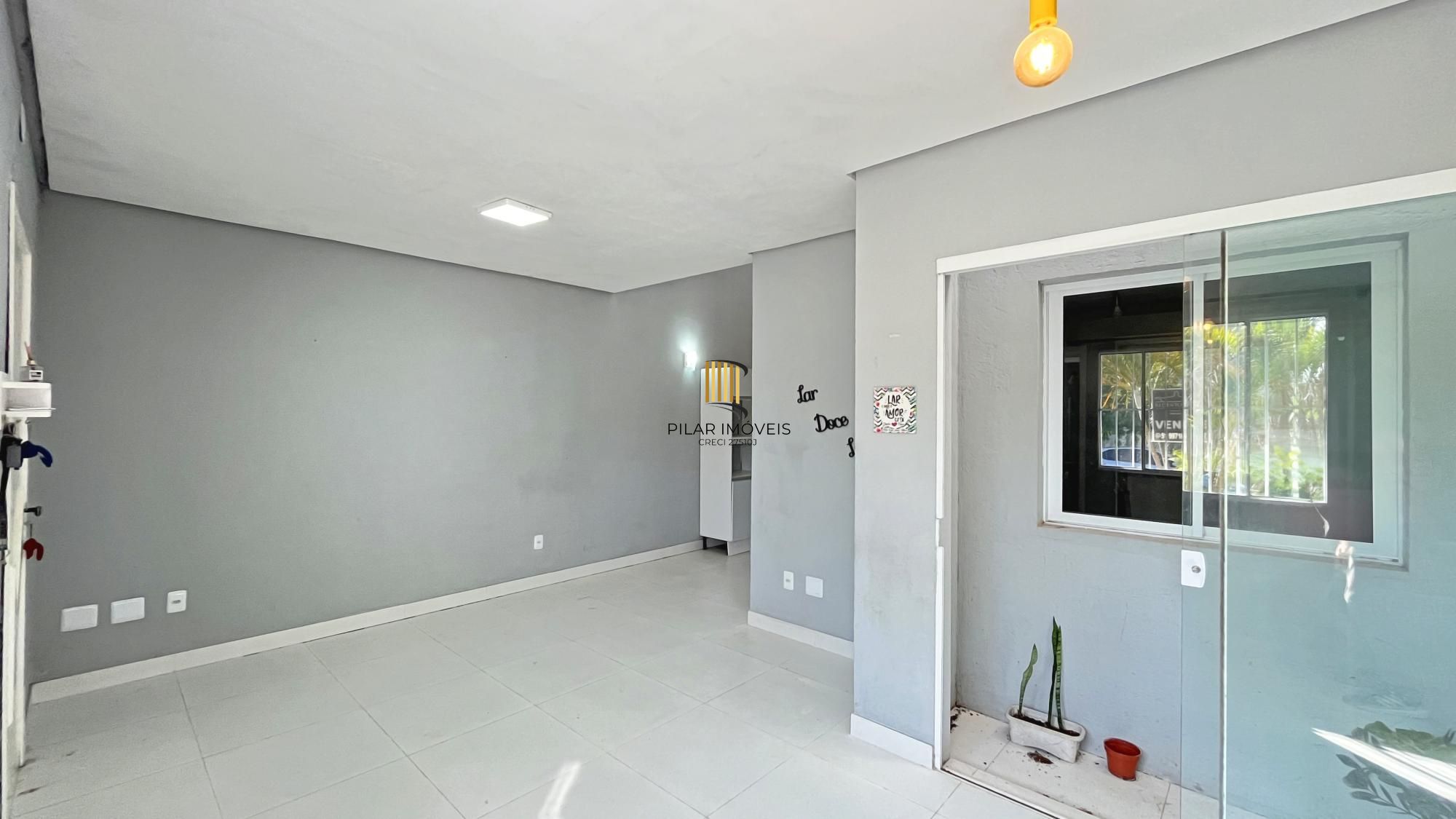 Casa para Venda - 70m², 2 dormitórios, 2 vagas - Hípica