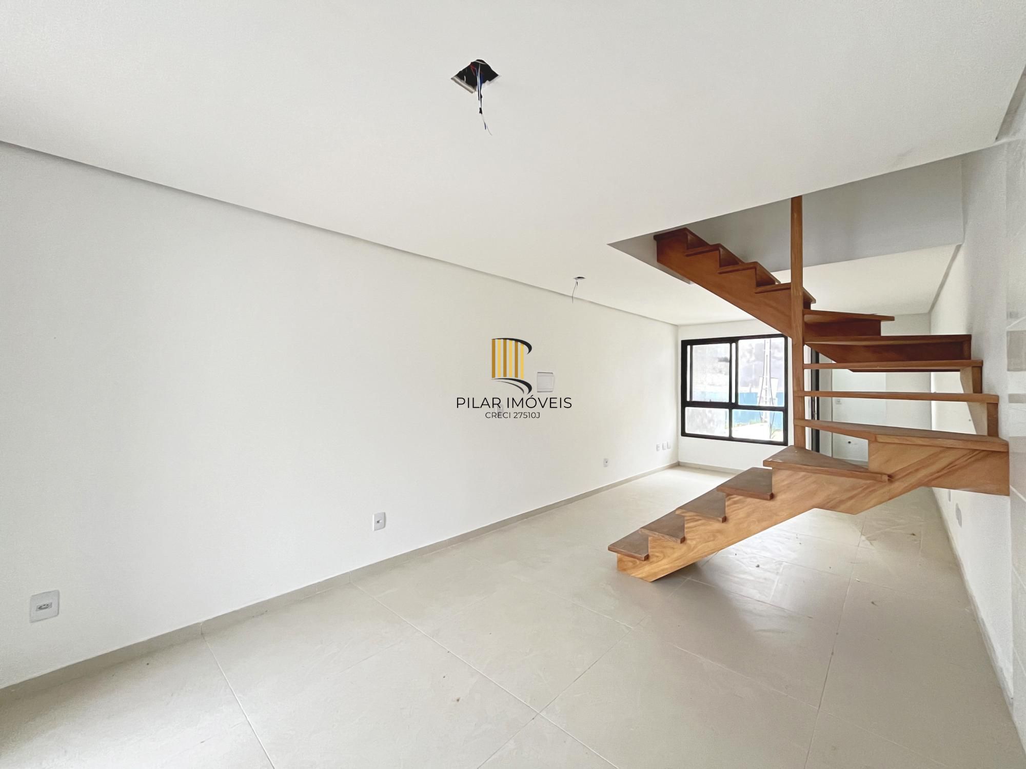 Casa em Porto Alegre, no bairro Hípica, com 2 dormitório(s), e 2 banheiros, à venda.