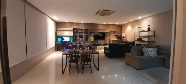Casa para Venda - 374m², 4 dormitórios, sendo 1 suites, 3 vagas - Guarujá