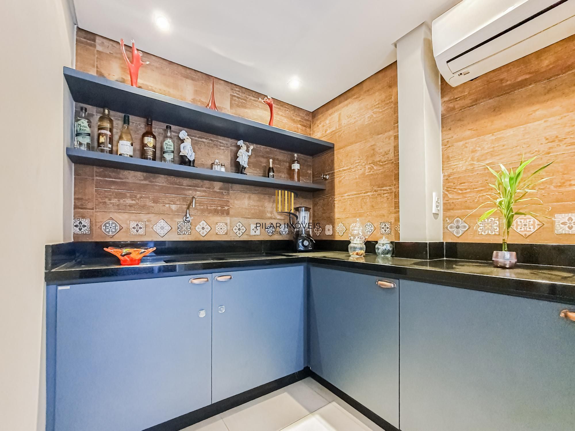 Casa em condomínio mobiliada, 3 dormitórios