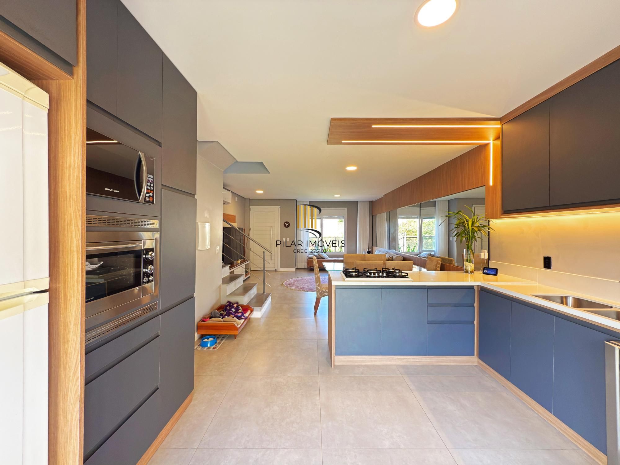 Casa moderna com 3 dormitórios com pátio grande e vista para o Rio Guaíba!