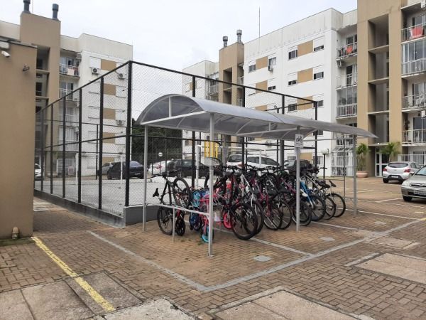 Apartamento em Porto Alegre, no bairro Vila Nova, com 2 dormitório(s), e 2 banheiros, à venda.