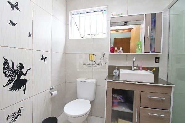 Casa para Venda - 400m², 4 dormitórios, sendo 2 suites, 4 vagas - Guarujá