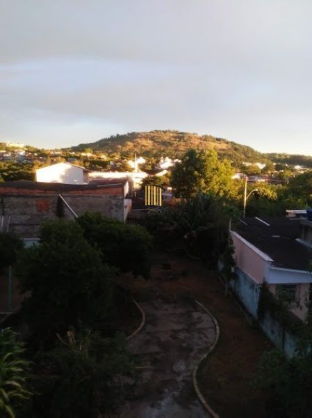 Casa 3 dormitórios no bairro Guarujá