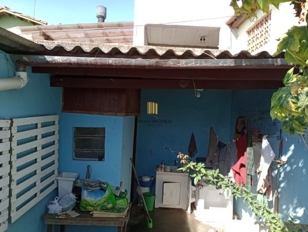 Casa em Porto Alegre, no bairro Passo das Pedras, com 2 dormitório(s), e 2 banheiros, à venda.