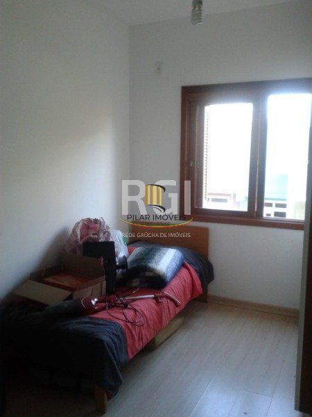 Casa em Porto Alegre, no bairro Hípica, com 3 dormitório(s), à venda.