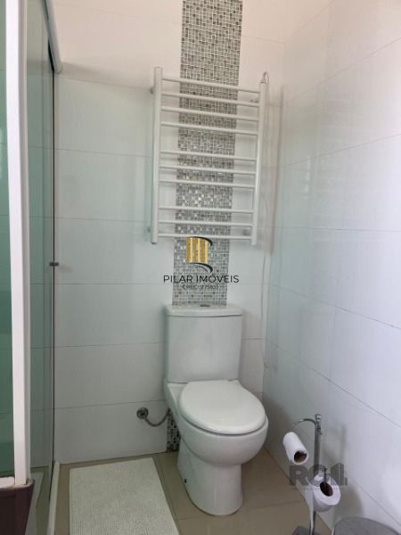 Casa Condominio em Porto Alegre, no bairro Jardim Carvalho, com 3 dormitório(s), à venda.