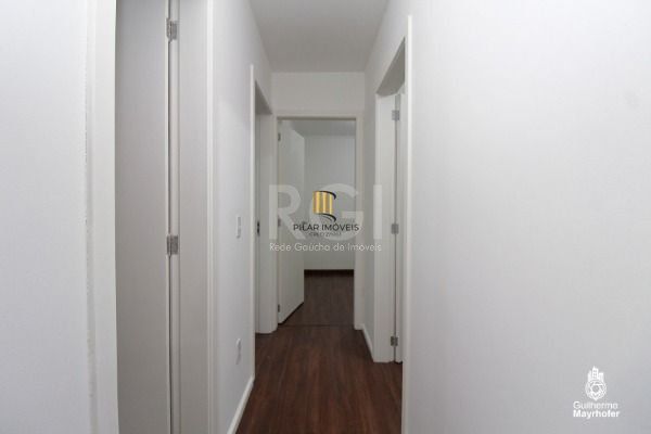 Apartamento em Porto Alegre, no bairro Guarujá, com 3 dormitório(s), e 3 banheiros, à venda.