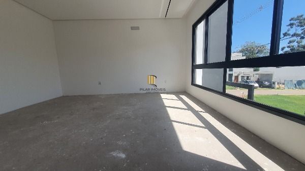 Casa Condominio em Porto Alegre, no bairro Ipanema, com 3 dormitório(s), e 3 banheiros, à venda.
