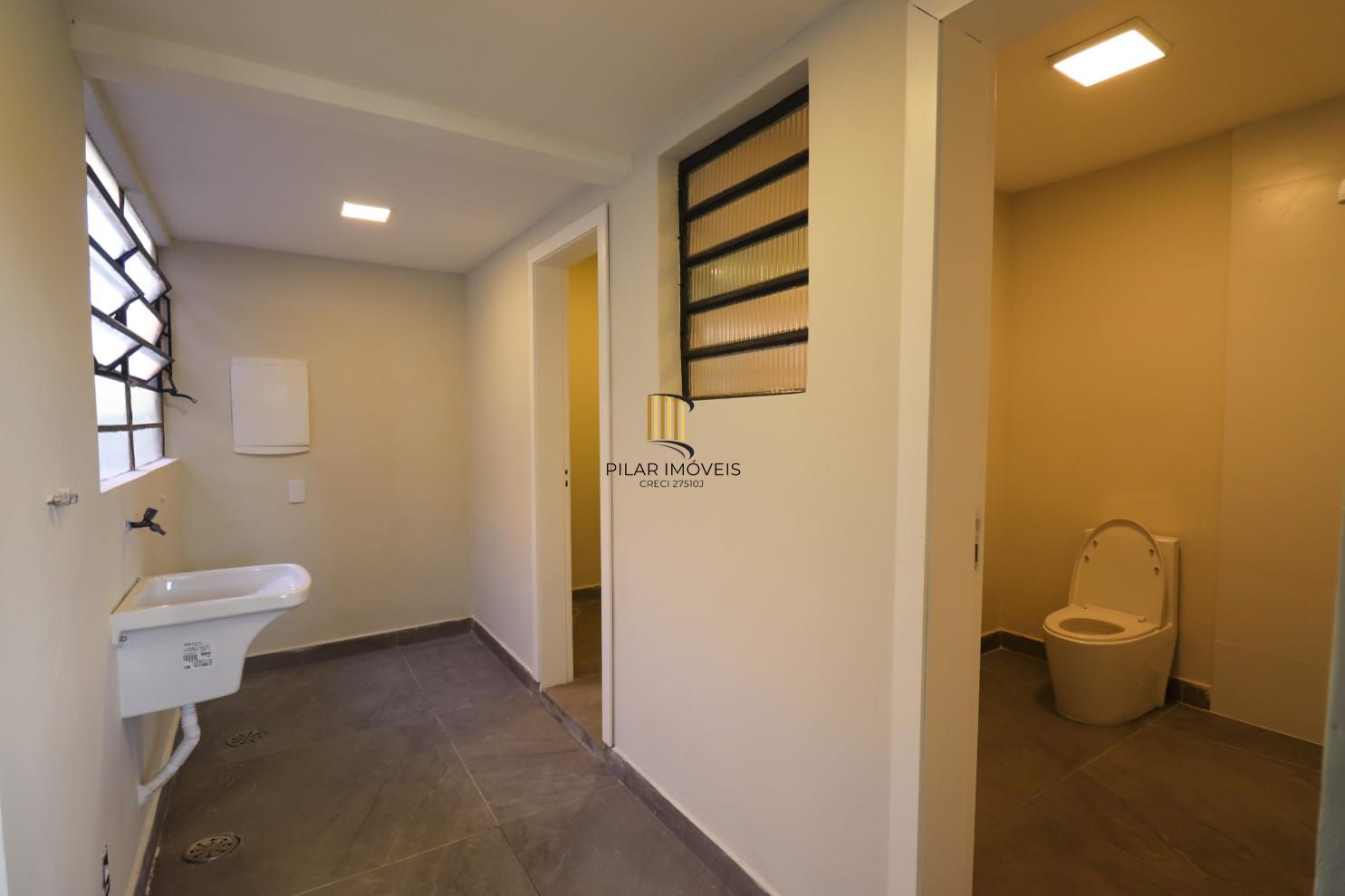 Casa 4 dormitórios no bairro Vila Nova