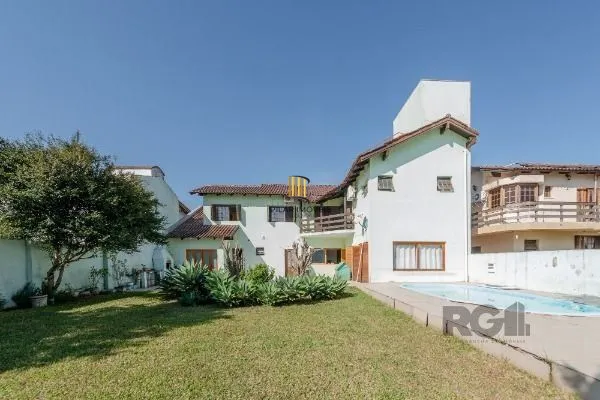 Casa em Porto Alegre, no bairro Aberta dos Morros, com 4 dormitório(s), e 4 banheiros, à venda.