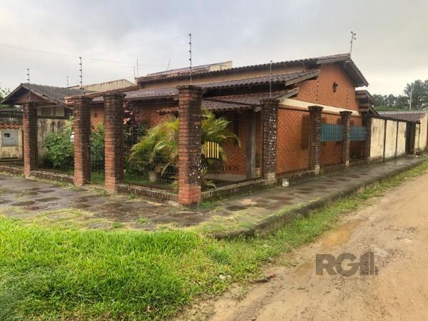 Casa 3 dormitórios no bairro Ponta Grossa