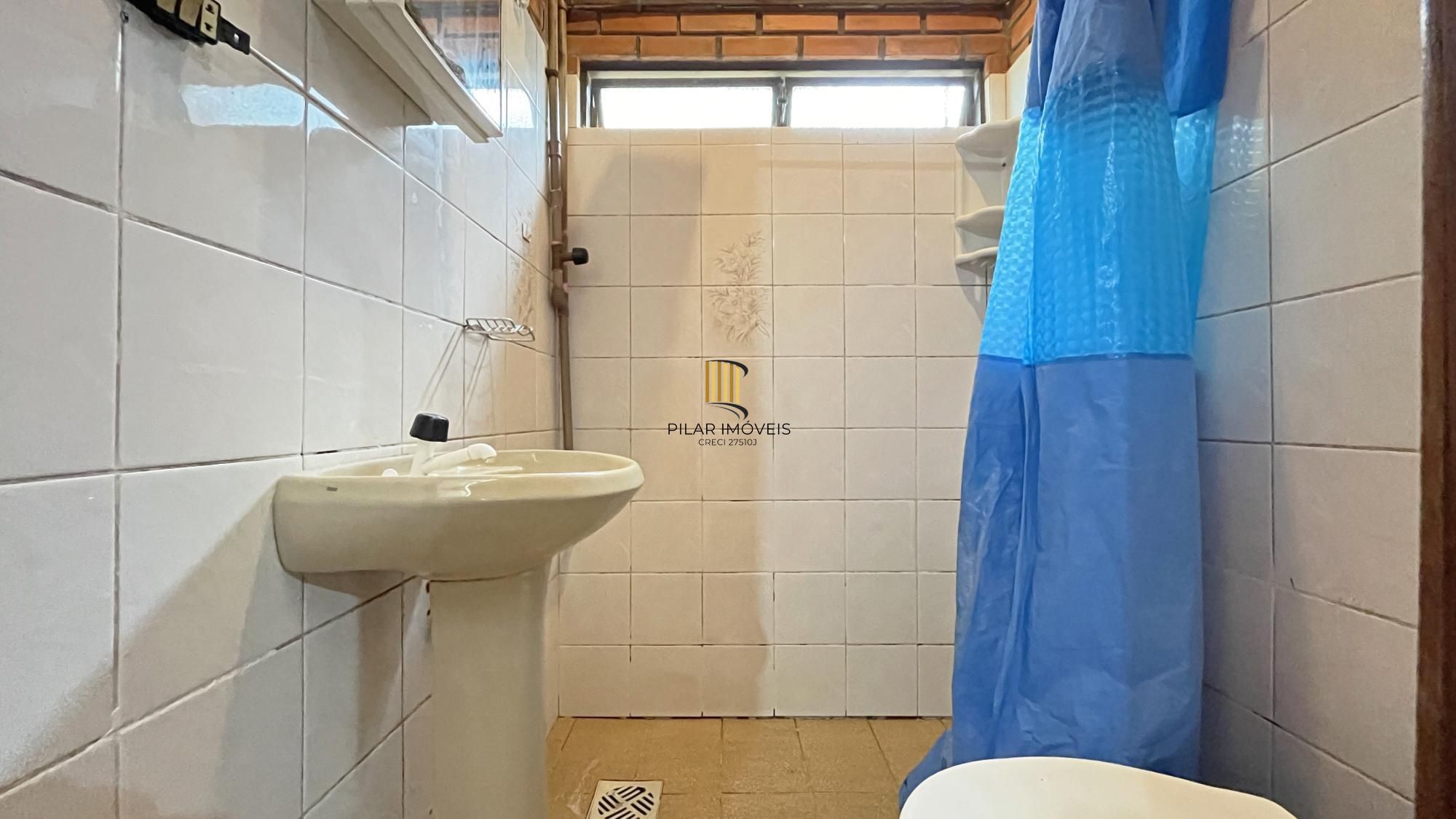 Casa 1 dormitório no bairro Hípica
