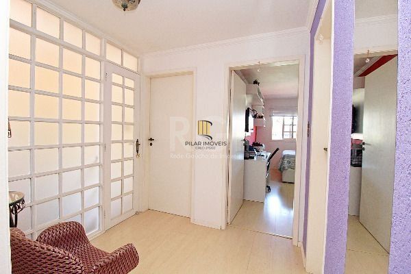 Casa em Porto Alegre, no bairro Ipanema, com 3 dormitório(s), e 3 banheiros, à venda.