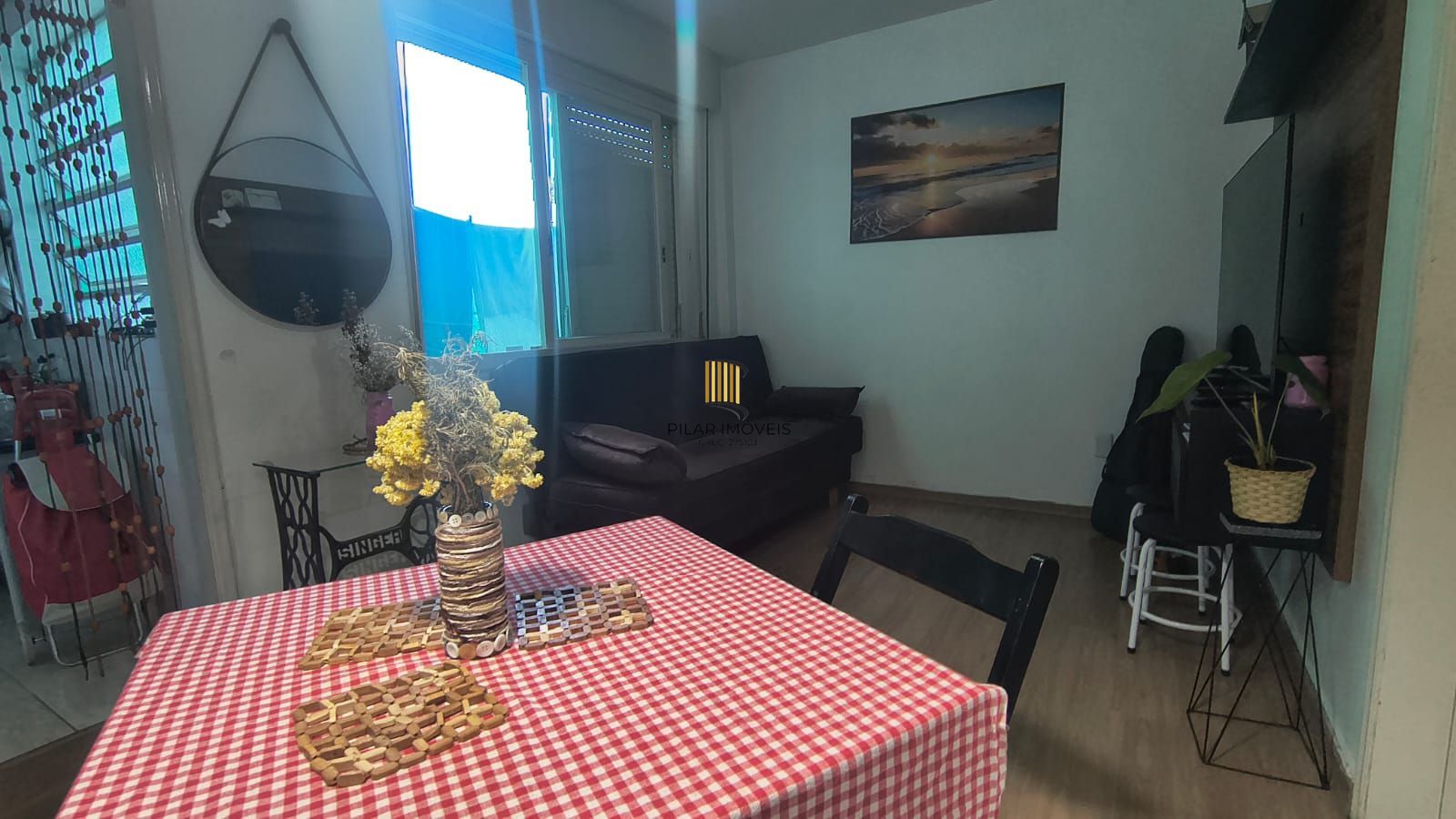 Apartamento térreo com um dormitório, com suíte, totalmente mobiliado no bairro Camaquã