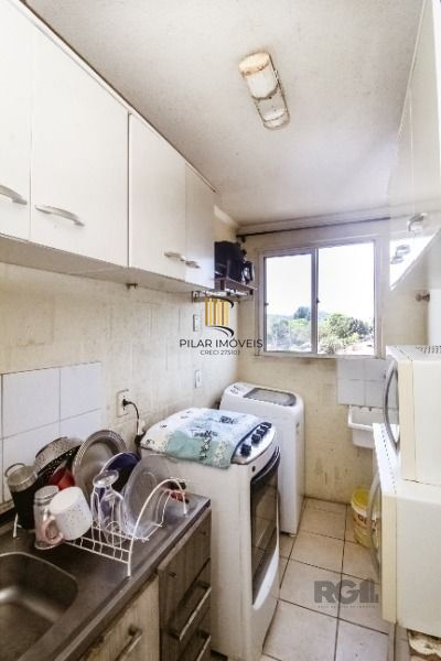 Apartamento em Porto Alegre, no bairro Vila Nova, com 2 dormitório(s), e 2 banheiros, à venda.