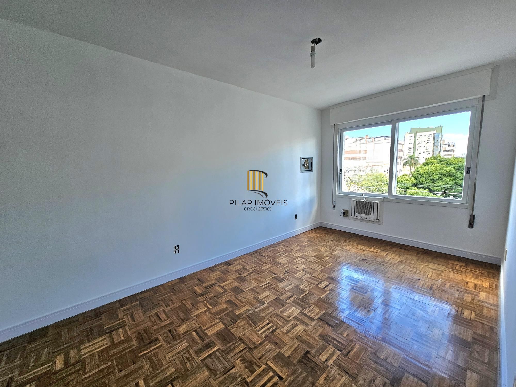 Apartamento para Venda - 102m², 3 dormitórios, sendo 1 suites, 1 vaga - Menino Deus