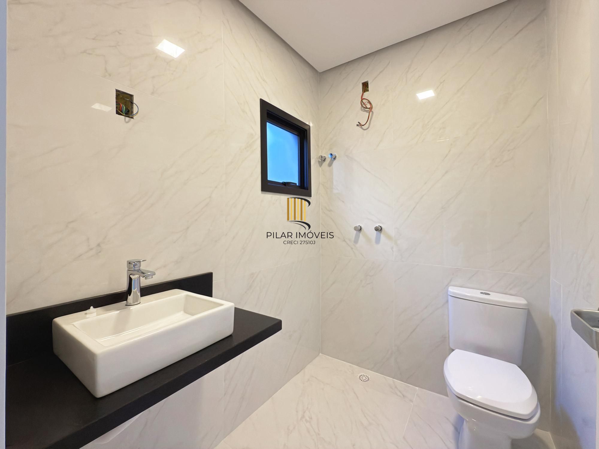 Residência  com 3 suítes no Lagos de Nova Ipanema