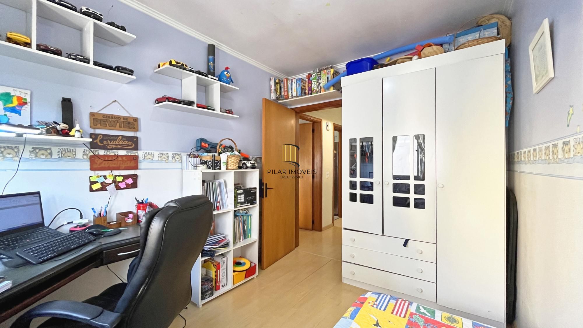 Apartamento 2D, sacada com churrasqueira, elevador e box escriturado