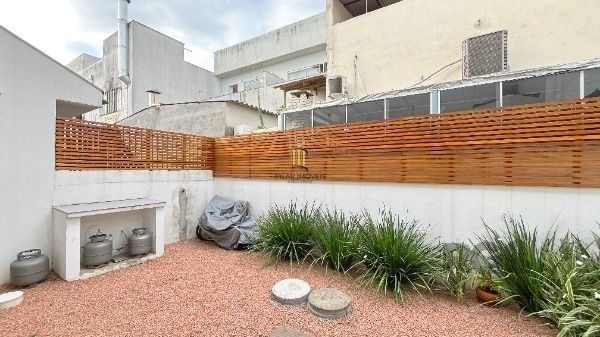 Casa 3 dormitórios no bairro Hípica