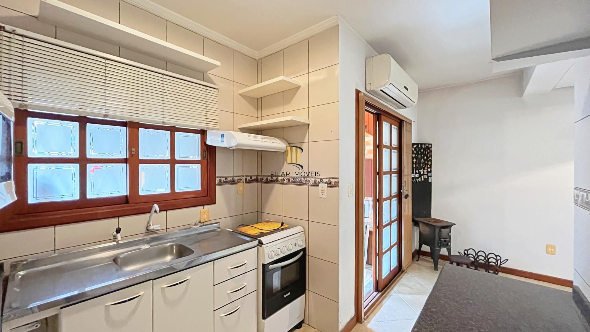 Casa Condominio para Venda - 96m², 3 dormitórios, sendo 1 suites, 2 vagas - Hípica