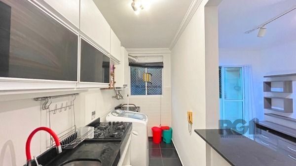 Apartamento em Porto Alegre, no bairro Teresópolis, com 2 dormitório(s), e 2 banheiros, à venda.