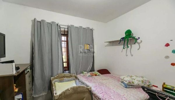 Casa em Porto Alegre, no bairro Cavalhada, com 5 dormitório(s), e 5 banheiros, à venda.