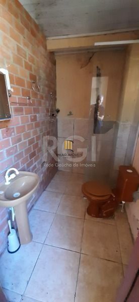 Sítio em Porto Alegre, no bairro São Caetano, com 5 dormitório(s), e 5 banheiros, à venda.