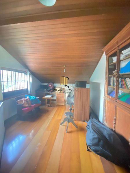Casa para Venda - 301m², 4 dormitórios, sendo 1 suites, 2 vagas - Bom Jesus