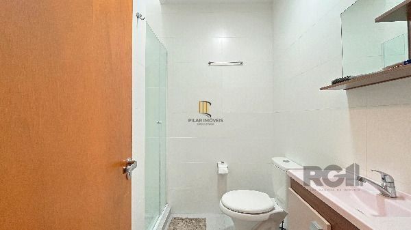 Casa Condominio em Porto Alegre, no bairro Teresópolis, com 2 dormitório(s), e 2 banheiros, à venda.