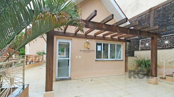 Casa Condominio em Porto Alegre, no bairro Pedra Redonda, com 3 dormitório(s), e 3 banheiros, à venda.