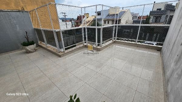 Casa em Porto Alegre, no bairro Hípica, com 3 dormitório(s), e 3 banheiros, à venda.