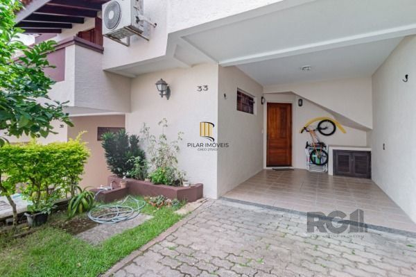 Casa Condominio em Porto Alegre, no bairro Vila Conceição, com 3 dormitório(s), e 3 banheiros, à venda.