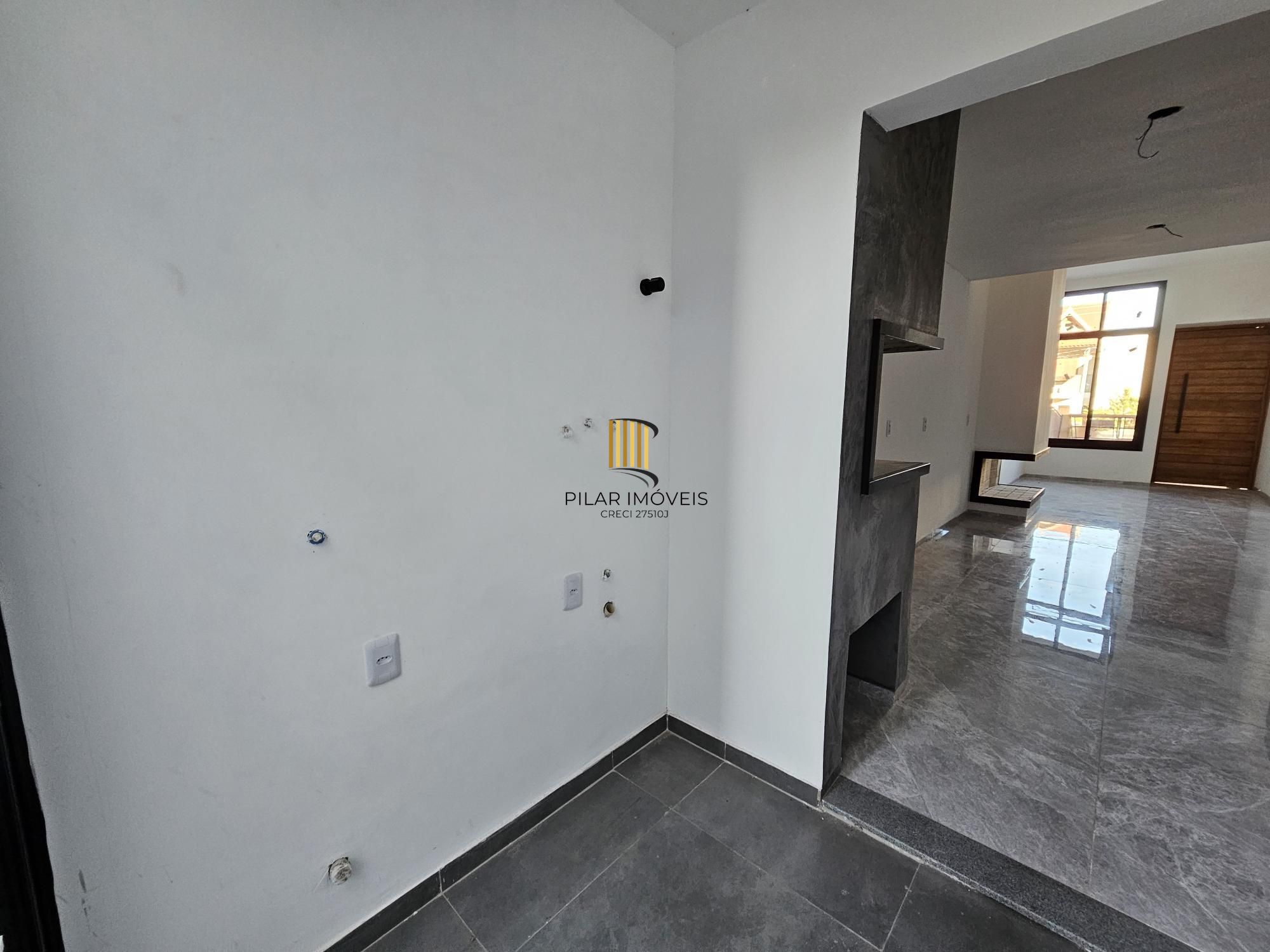 Casa 3 dormitórios no bairro Hípica