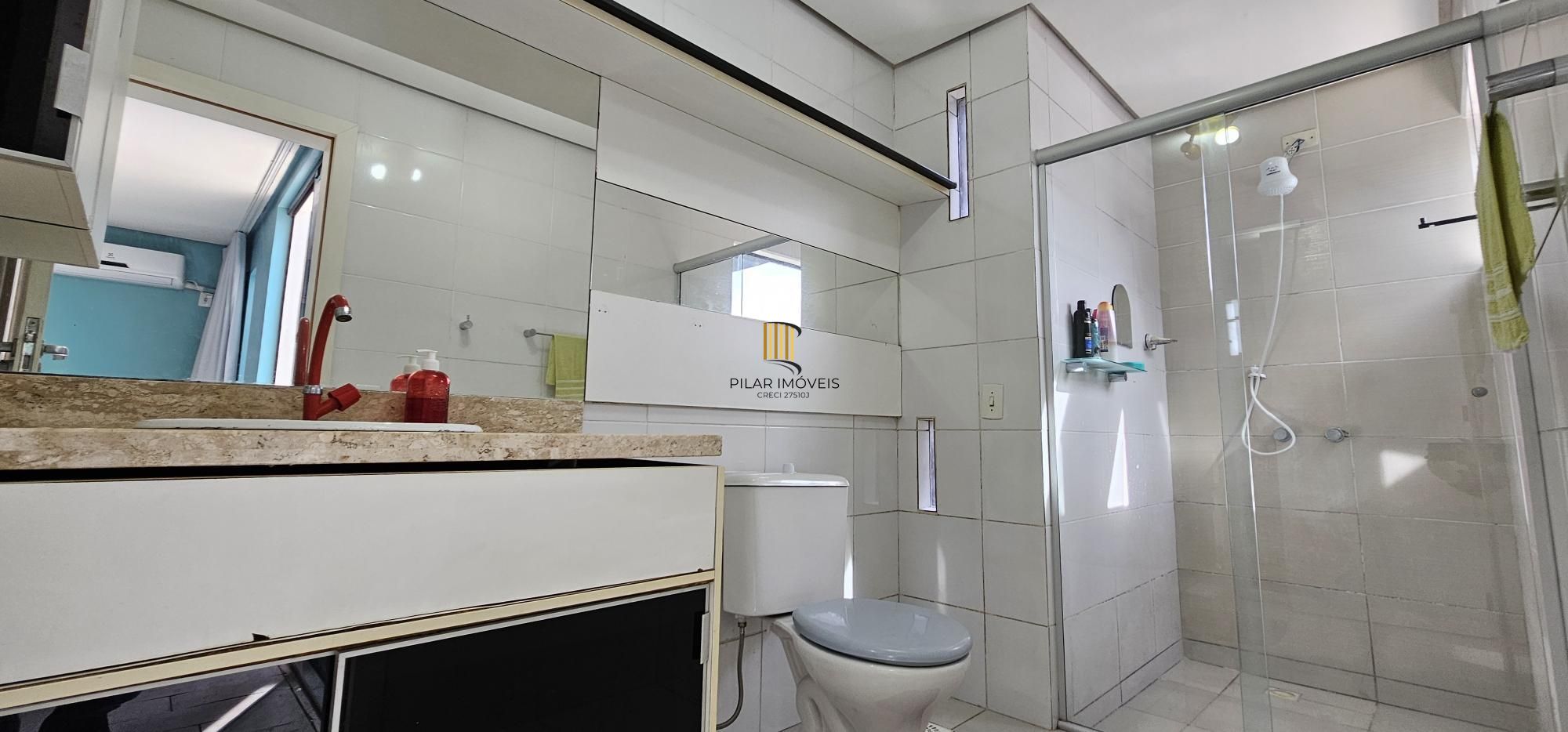 Casa 3 dormitórios no bairro Hípica
