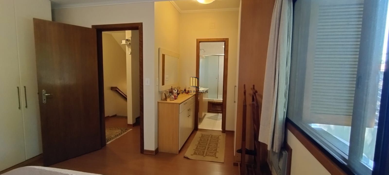 Linda Residência com 3 dormitórios sendo 1 suíte no Jardim Isabel.