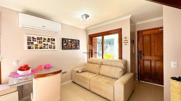 Casa em Porto Alegre, no bairro Espirito Santo, com 3 dormitório(s), e 3 banheiros, à venda.