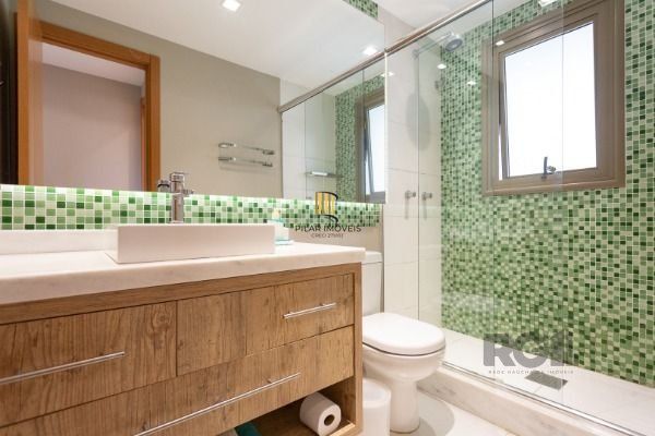 Apartamento em Porto Alegre, no bairro Cavalhada, com 3 dormitório(s), e 3 banheiros, à venda.