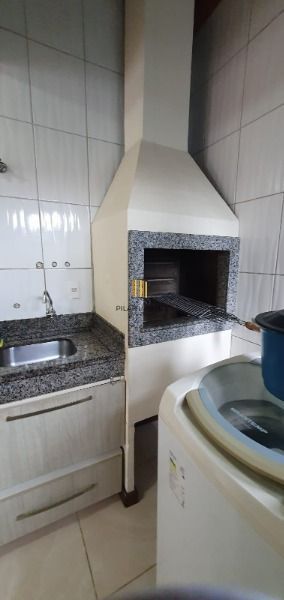 Casa em Porto Alegre, no bairro Hípica, com 2 dormitório(s), e 2 banheiros, à venda.