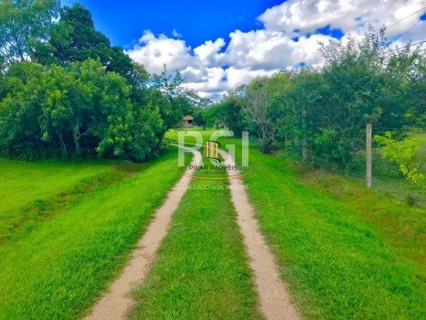 Sítio para Venda - 200m², 2 dormitórios, sendo 2 suites, 2 vagas - Lami