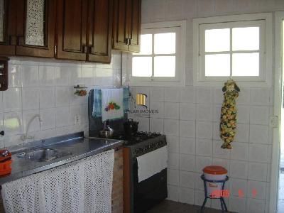 Casa em Porto Alegre, no bairro Ipanema, com 3 dormitório(s), e 3 banheiros, à venda.