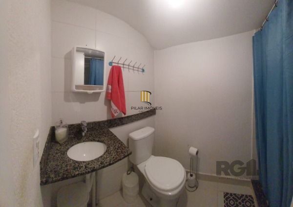 Apartamento em Porto Alegre, no bairro Vila Nova, com 2 dormitório(s), e 2 banheiros, à venda.