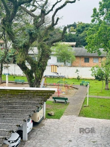Apartamento em Porto Alegre, no bairro Cristal, com 2 dormitório(s), e 2 banheiros, à venda.